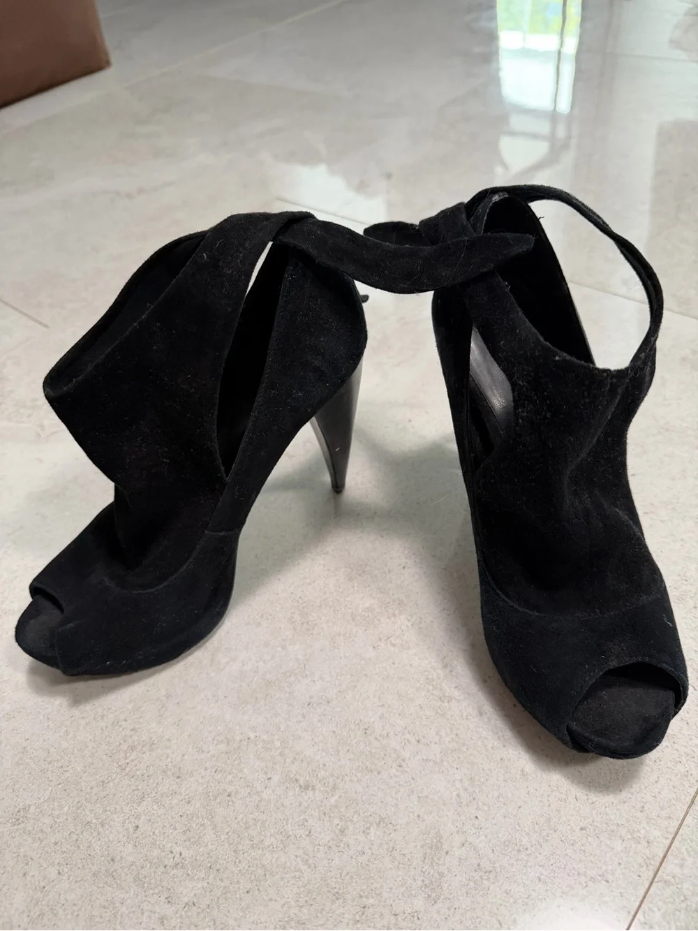Bakers Shayne Black Suede Peep Toe Platform Booties Size 9